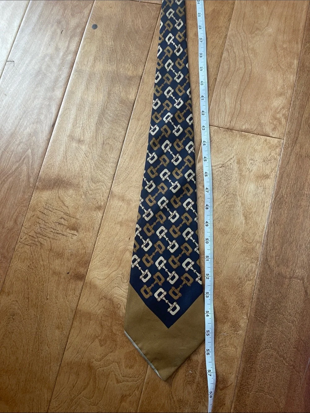 1970s Gucci Silk Chain-Print Men's Tie Scarf - Navy & Gold